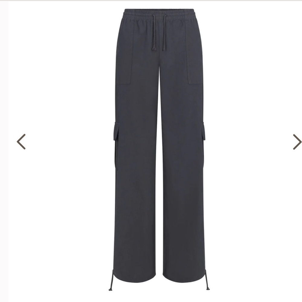 Skims cargo pants NWT